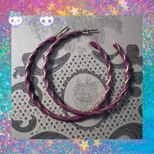 💀 Purple twisty hoop earrings